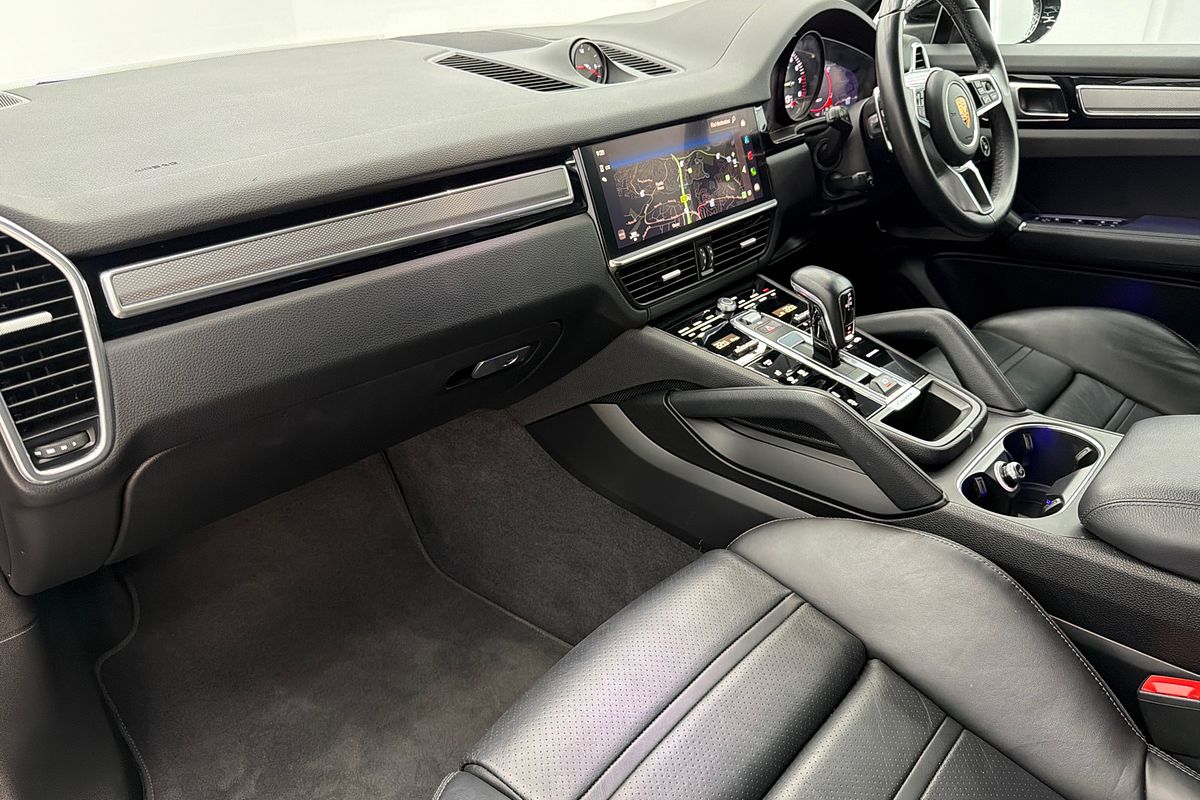 2022 Porsche Cayenne E-Hybrid Platinum Edition 9YA