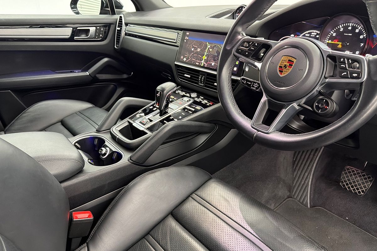 2022 Porsche Cayenne E-Hybrid Platinum Edition 9YA