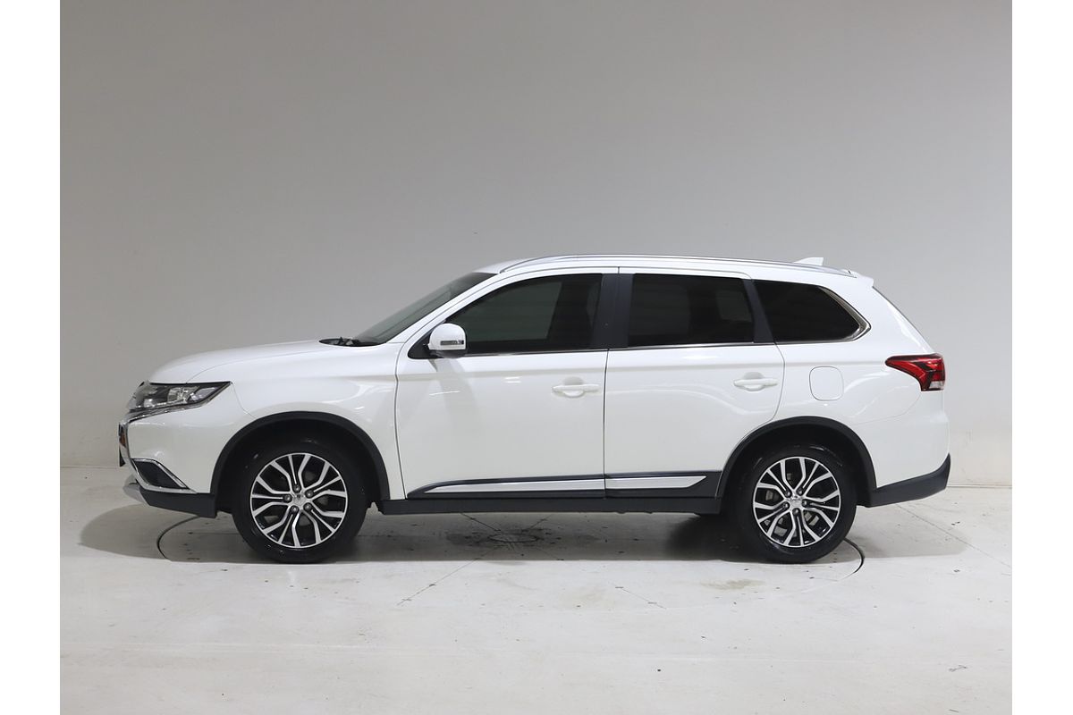 2017 MITSUBISHI OUTLANDER LS (4x4)  4D WAGON 4CYL