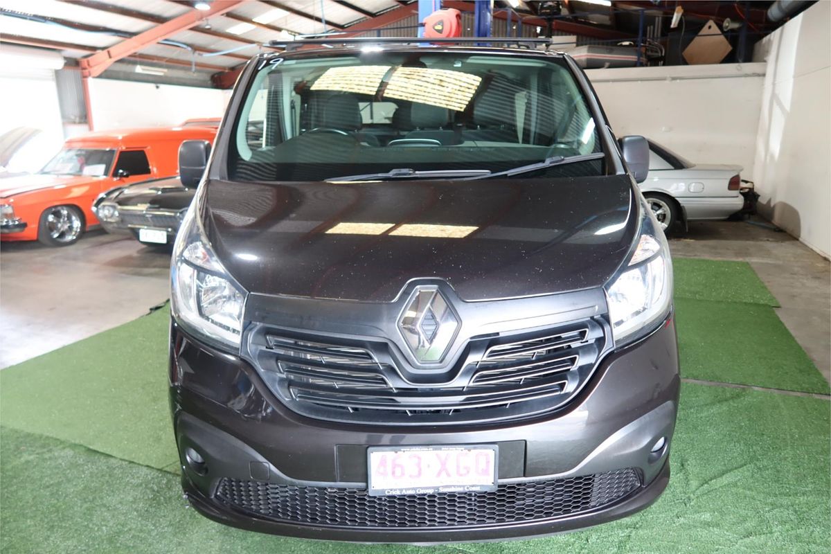 2017 Renault Trafic Crew X82 LWB Low Roof