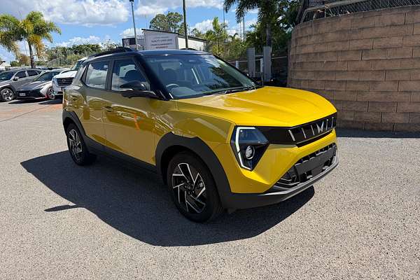 2025 Mahindra XUV3XO AX7L