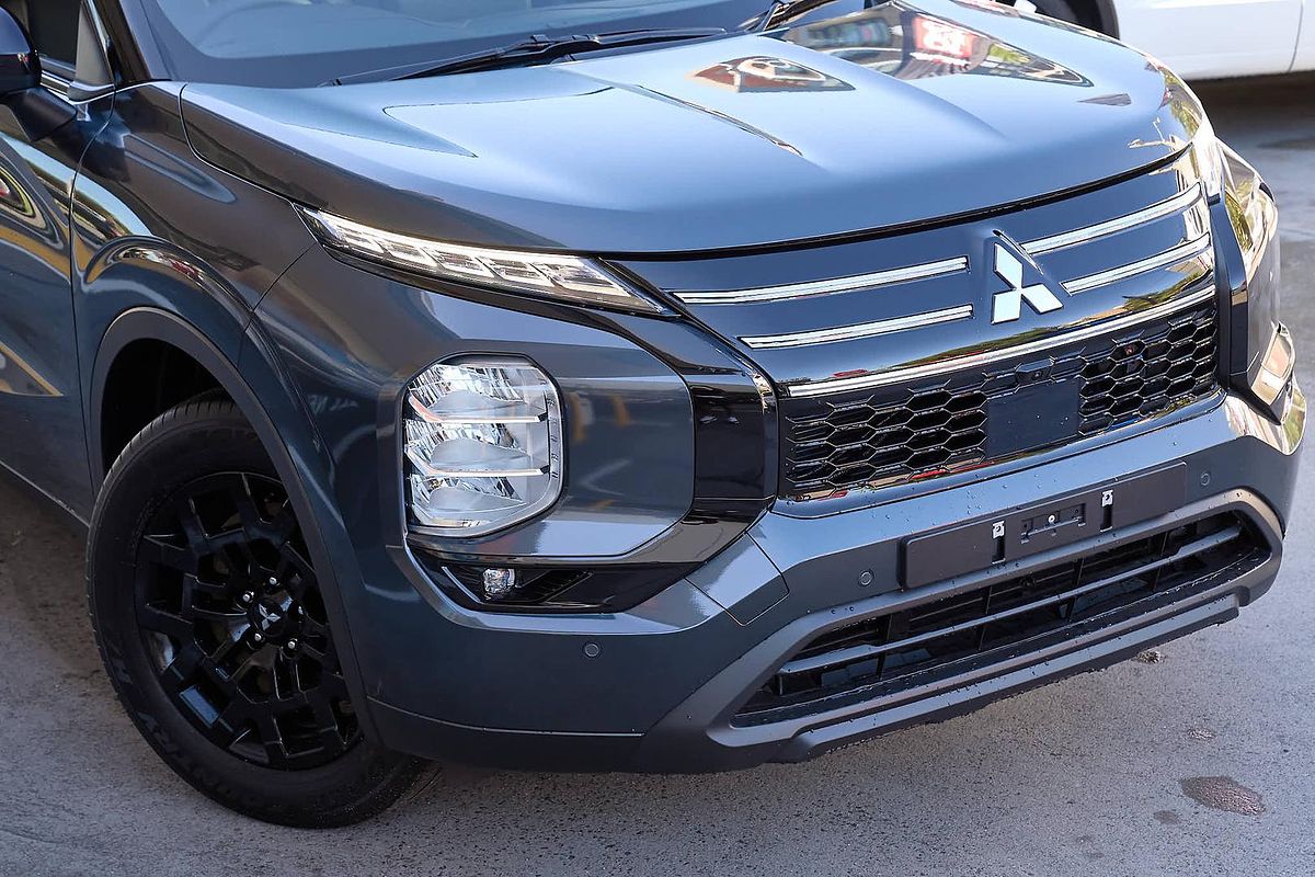 2025 Mitsubishi Outlander LS ZM