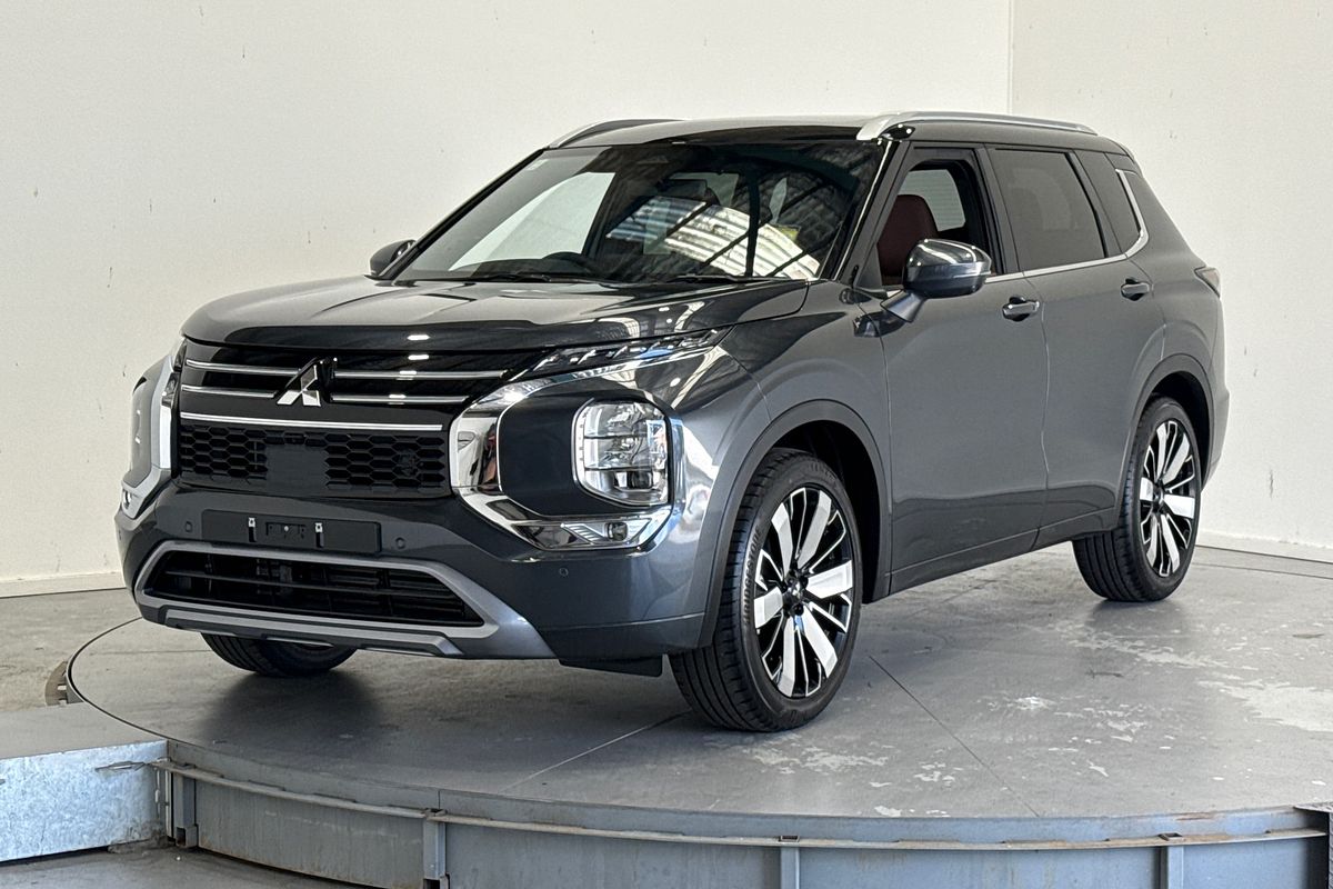 2025 Mitsubishi Outlander Exceed Tourer ZM