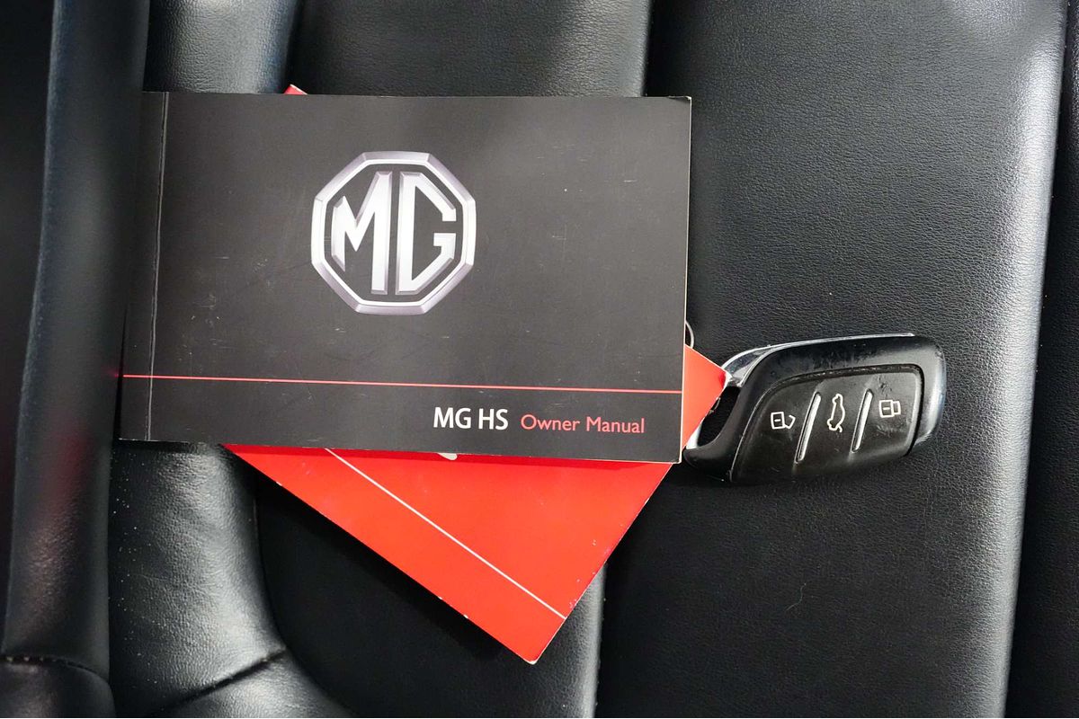 2022 MG HS Vibe SAS23