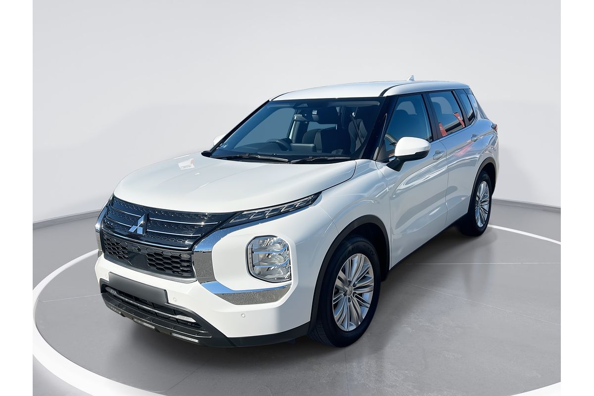 2023 Mitsubishi Outlander ES ZM