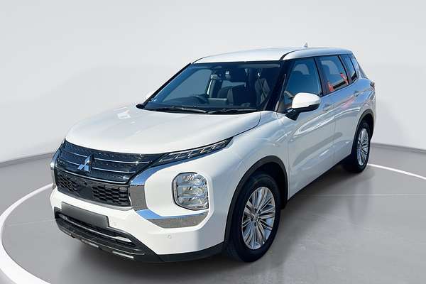 2023 Mitsubishi Outlander ES ZM