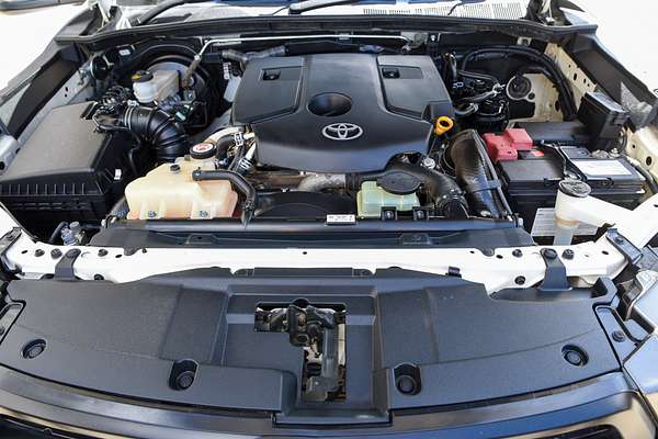 2022 Toyota Hilux SR GUN126R 4X4 thumb-6