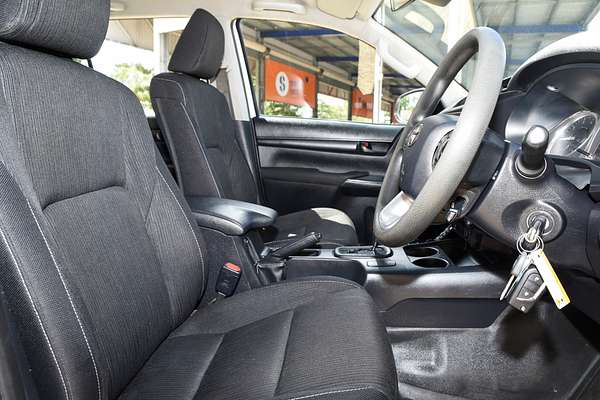 2022 Toyota Hilux SR GUN126R 4X4 thumb-8
