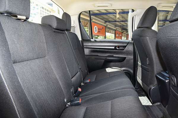 2022 Toyota Hilux SR GUN126R 4X4 thumb-7