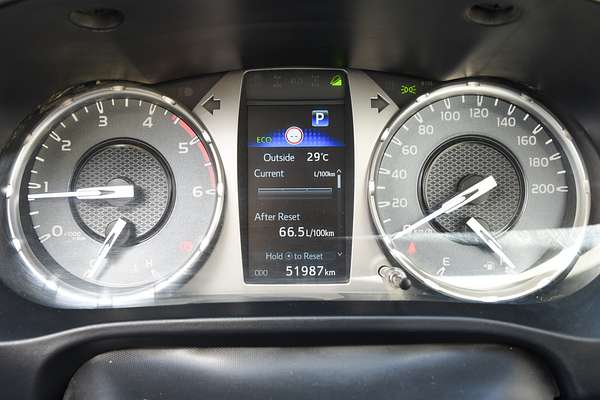 2022 Toyota Hilux SR GUN126R 4X4 thumb-9