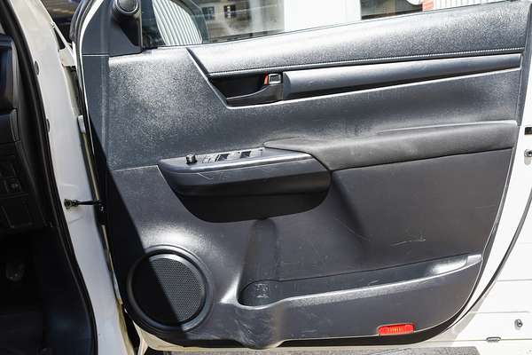 2022 Toyota Hilux SR GUN126R 4X4 thumb-14