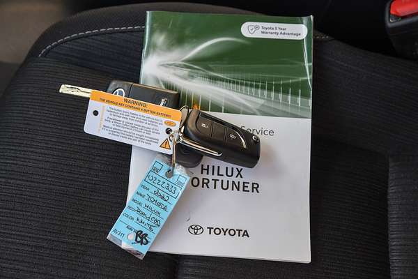 2022 Toyota Hilux SR GUN126R 4X4 thumb-20