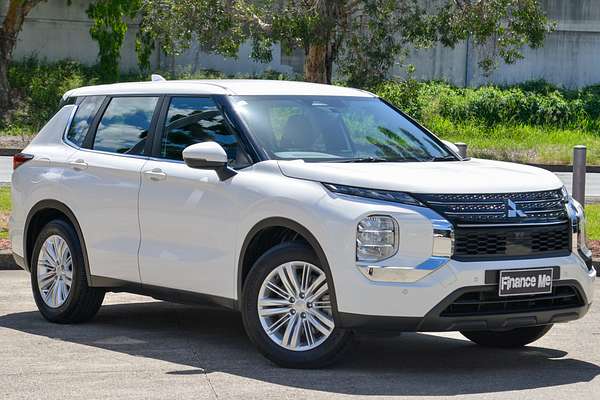 2023 Mitsubishi Outlander ES ZM thumb-0