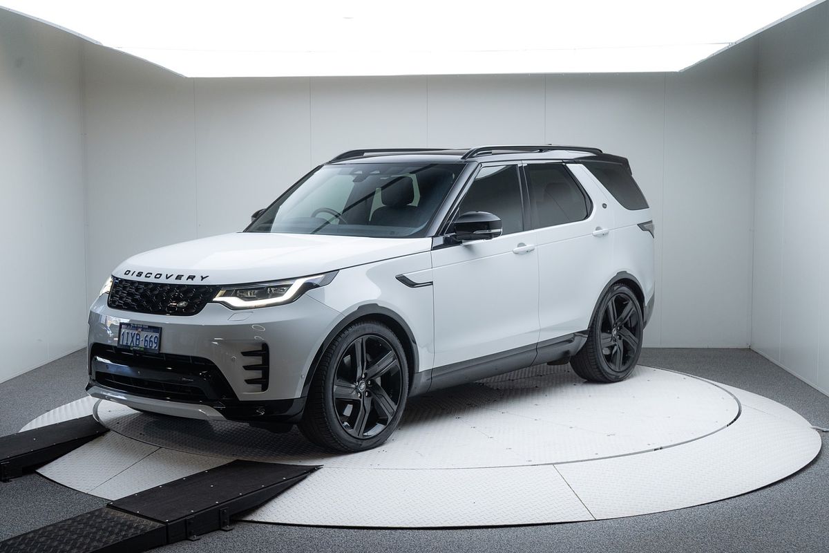 2023 Land Rover Discovery D300 R-Dynamic SE Series 5