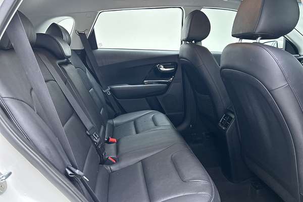 2021 Kia Niro Hybrid S DE thumb-11