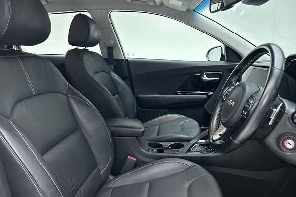 2021 Kia Niro Hybrid S DE thumb-12