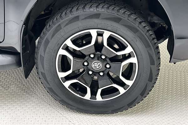 2022 Toyota Hilux SR5 GUN126R 4X4 thumb-9
