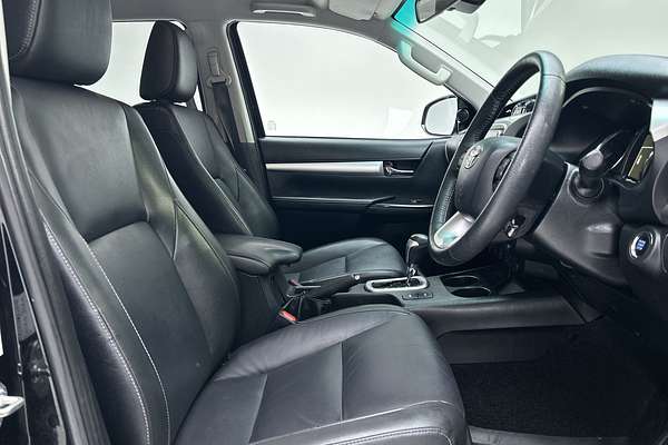 2022 Toyota Hilux SR5 GUN126R 4X4 thumb-12