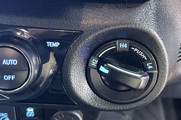 2022 Toyota Hilux SR5 GUN126R 4X4 thumb-17