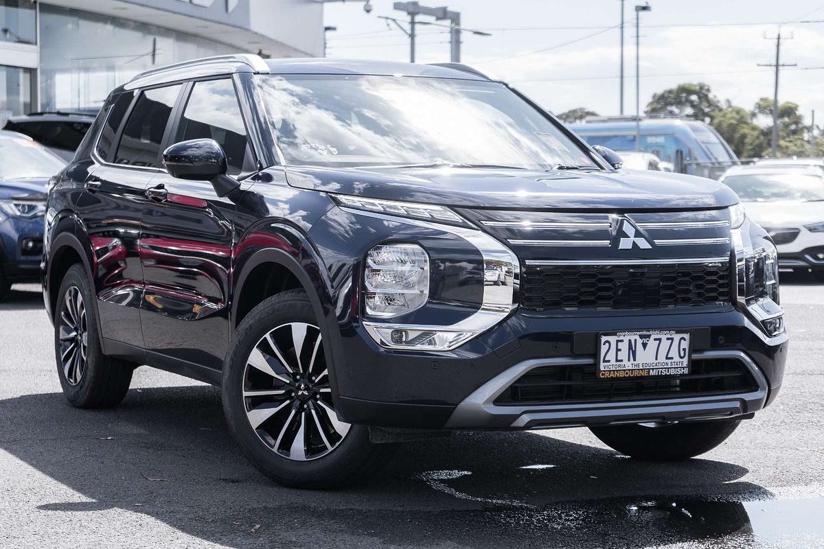 2025 Mitsubishi Outlander LS ZM