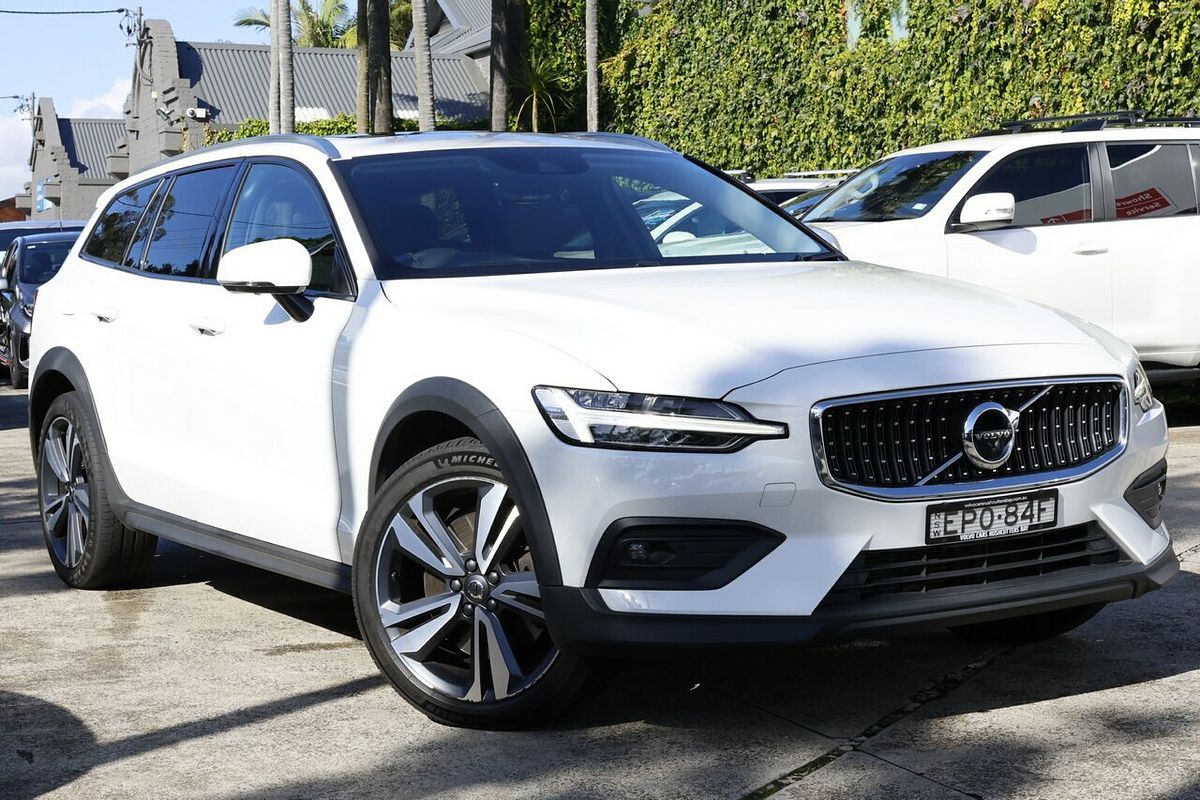 2021 Volvo V60 Cross Country B5