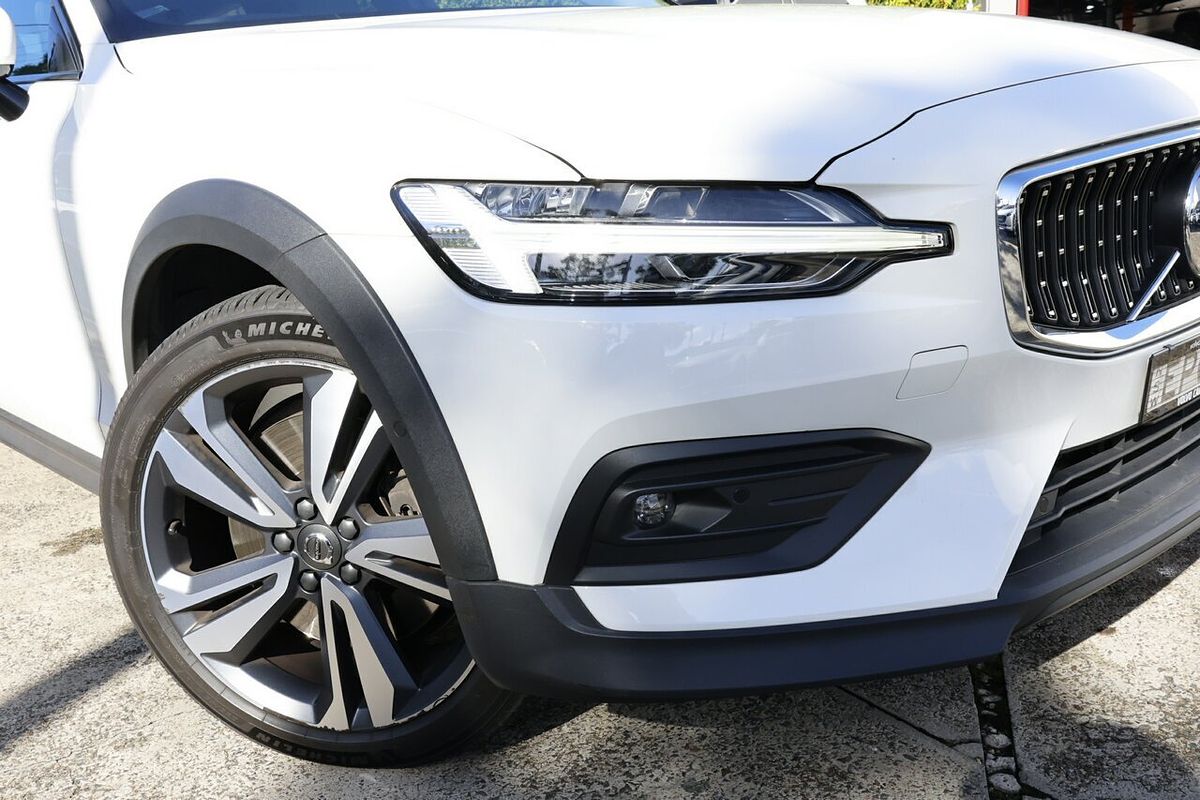 2021 Volvo V60 Cross Country B5