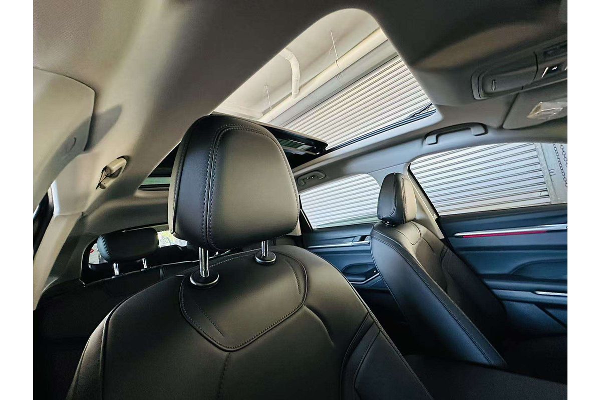 H6 ULTRA AUTO HEV 4X4