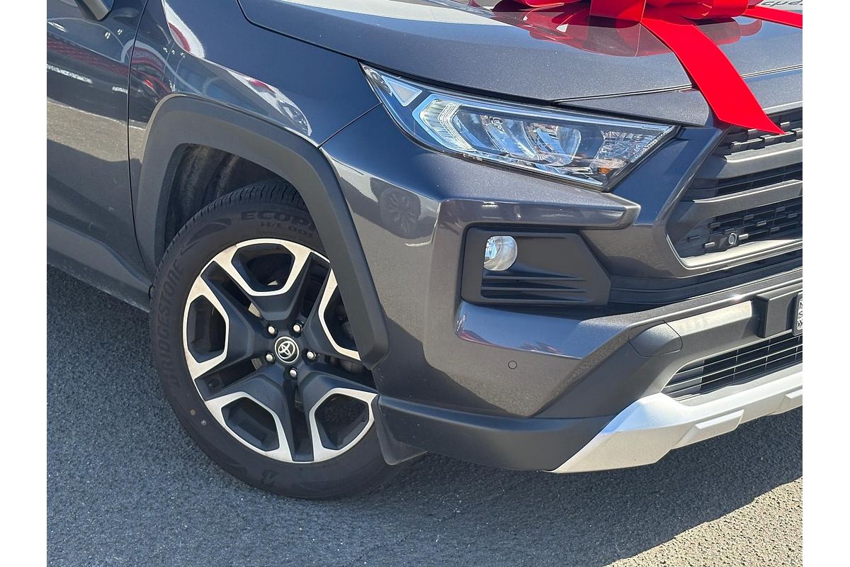 2020 Toyota RAV4 Edge AXAA54R
