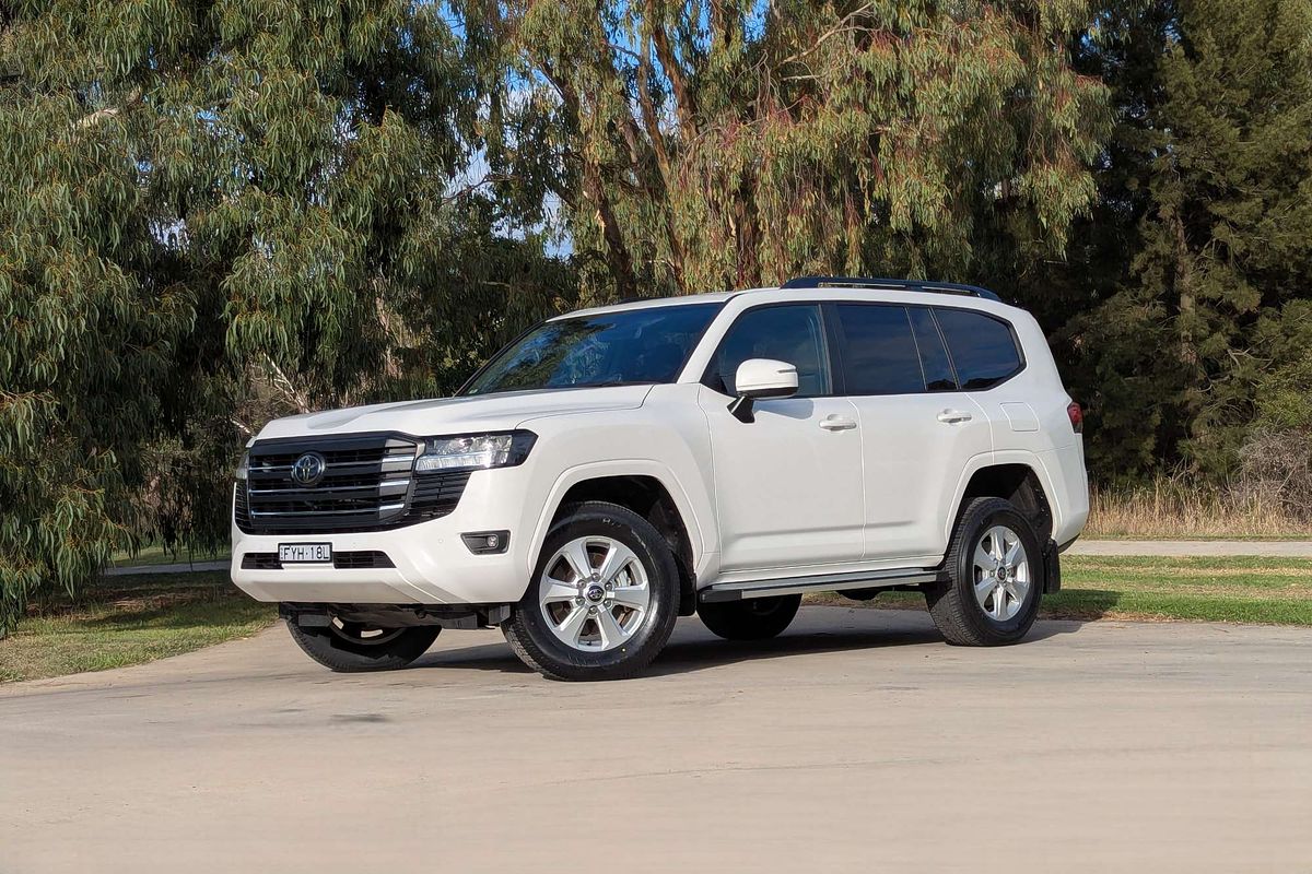 2024 Toyota Landcruiser GXL FJA300R