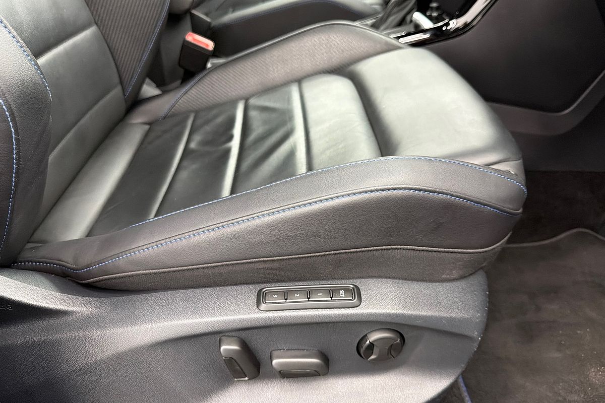 2023 Volkswagen T-Roc R D11