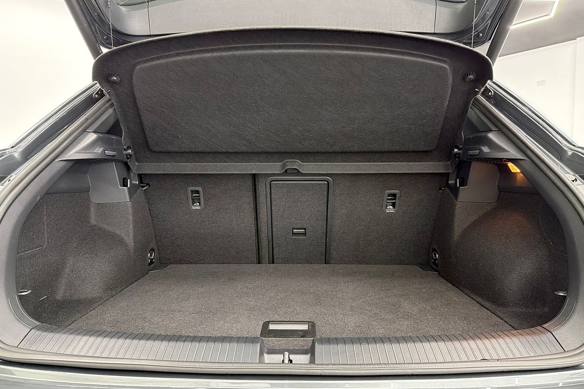 2023 Volkswagen T-Roc R D11