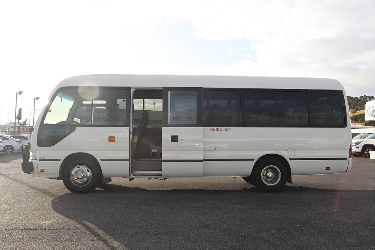 Coaster DLX 4.0L Diesel Manual Bus 9301380 005