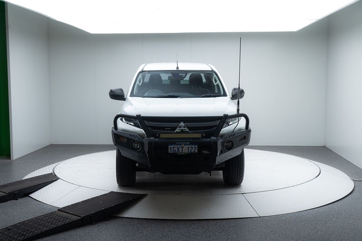 2019 Mitsubishi Triton GLX+ MR 4X4