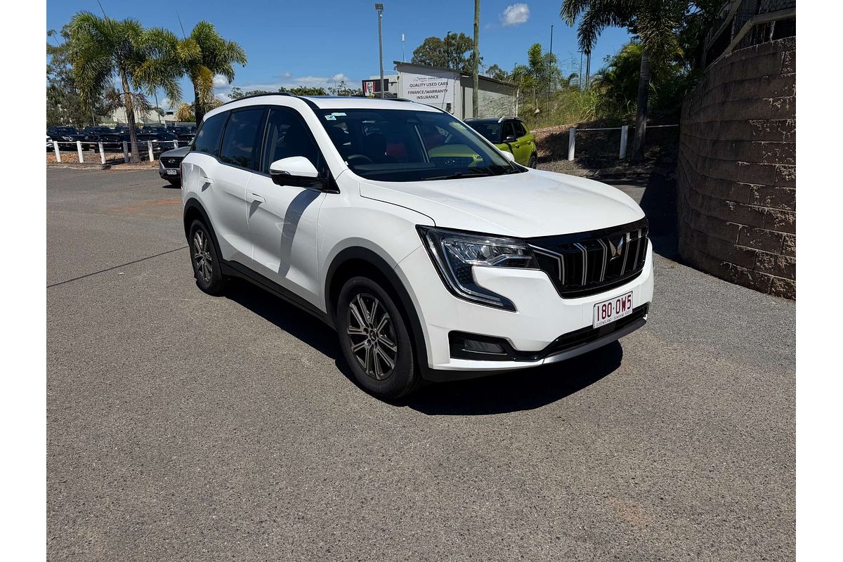 2025 Mahindra XUV700 AX7L