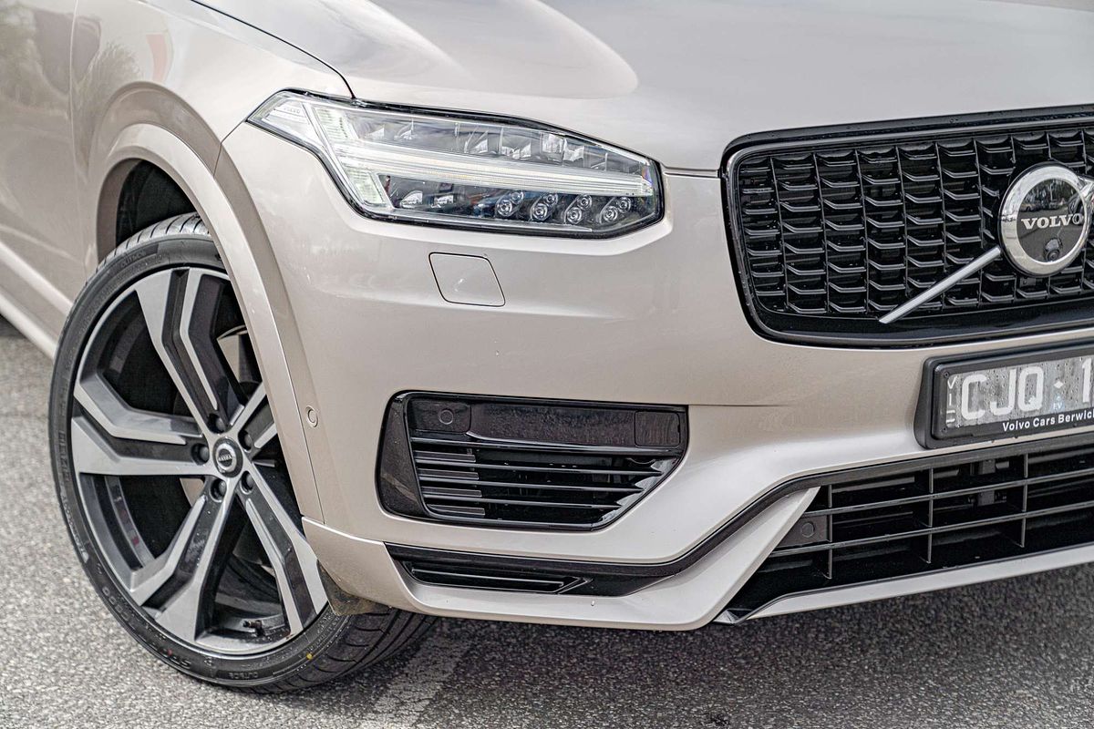 2022 Volvo XC90 Recharge Ultimate T8 Plug-In Hybrid