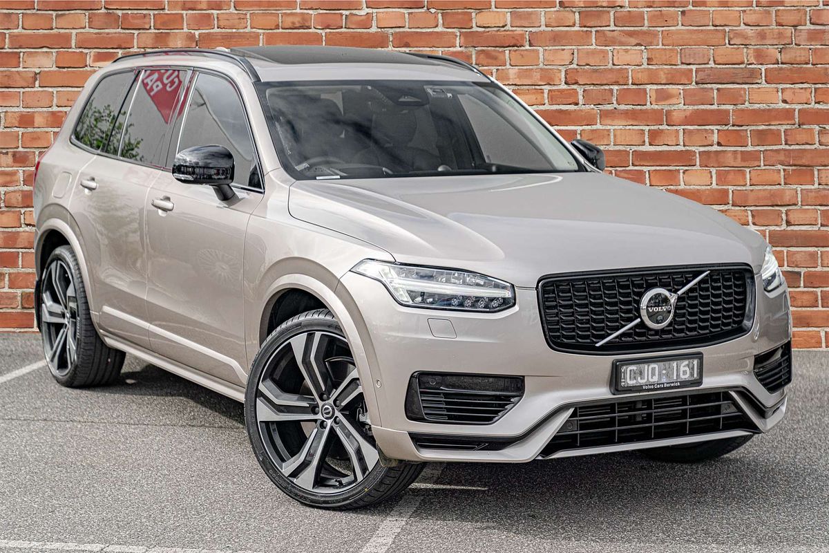 2022 Volvo XC90 Recharge Ultimate T8 Plug-In Hybrid