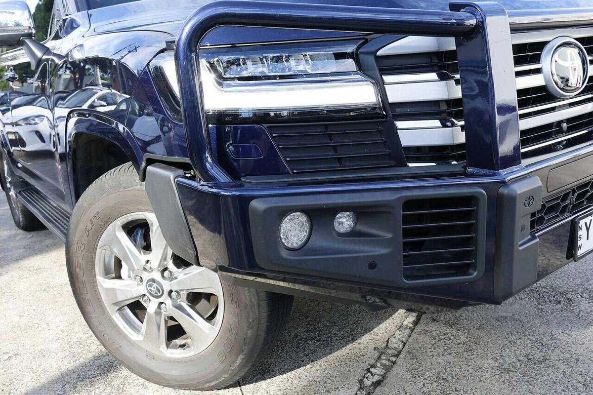 2023 Toyota Landcruiser Sahara FJA300R