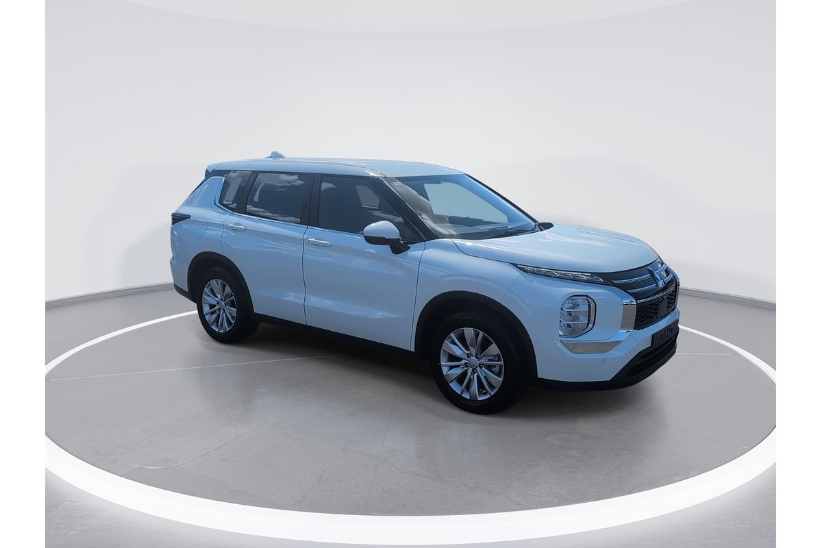 2025 Mitsubishi Outlander ES ZM