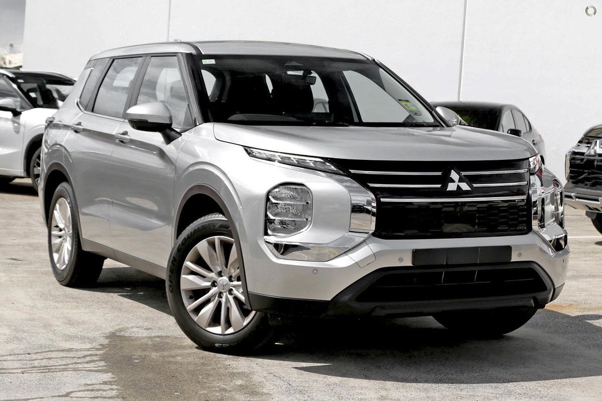 2025 Mitsubishi Outlander ES ZM