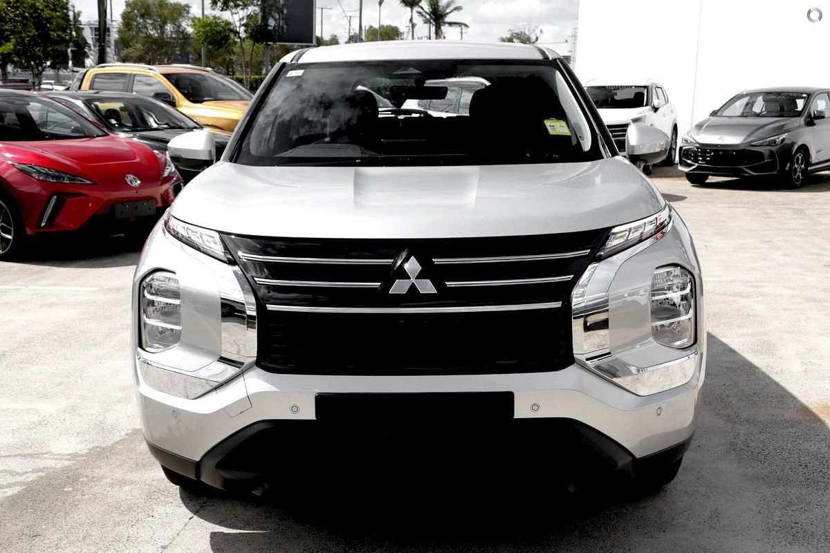 2025 Mitsubishi Outlander ES ZM