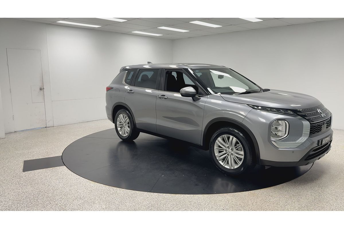 2022 Mitsubishi Outlander ES ZM