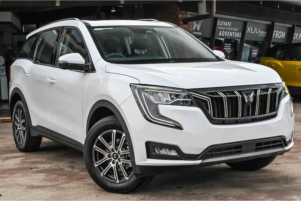 2025 Mahindra XUV700 AX7L