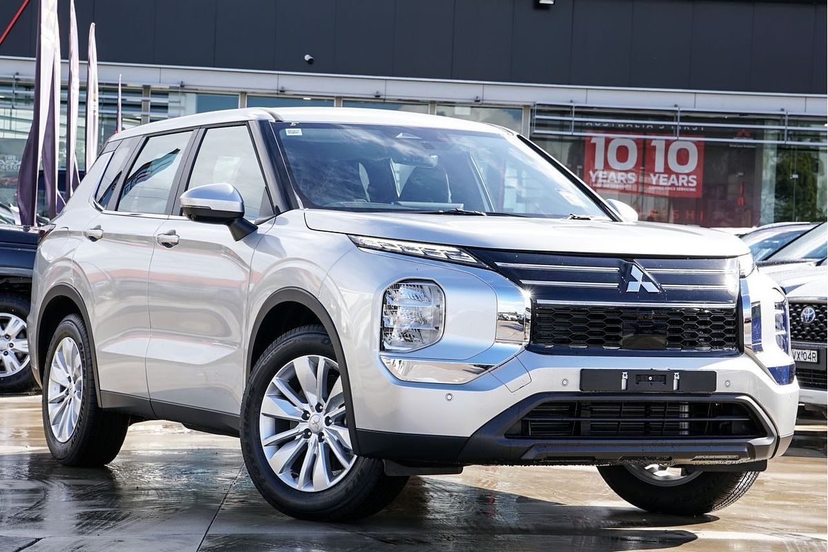 2025 Mitsubishi Outlander ES ZM