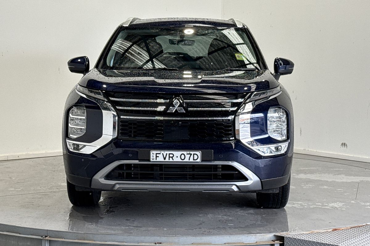 2025 Mitsubishi Outlander LS ZM