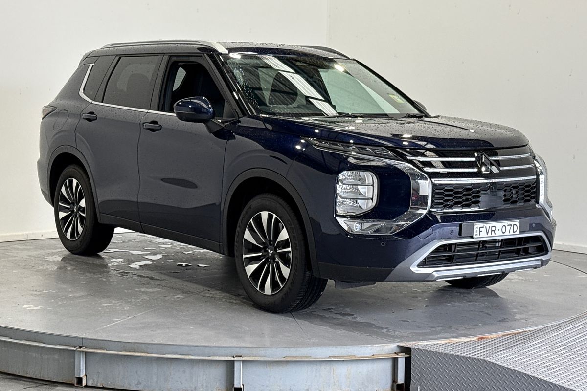 2025 Mitsubishi Outlander LS ZM