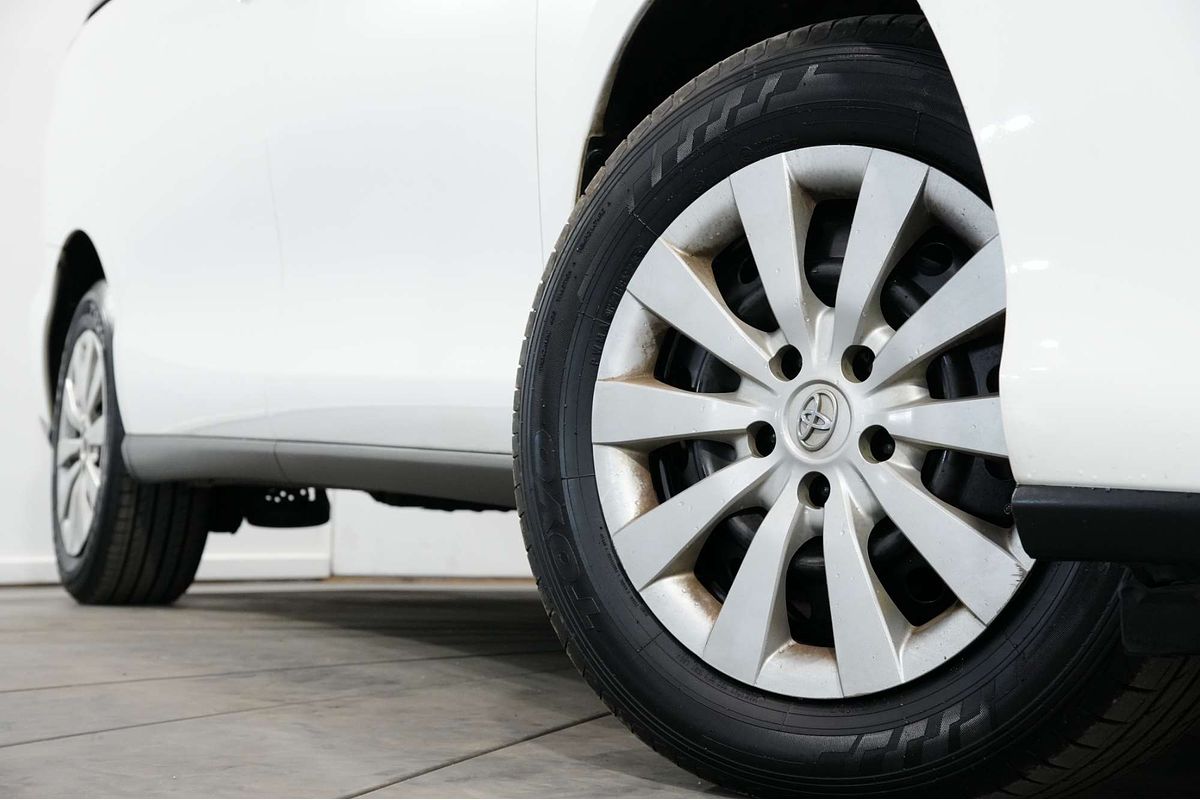 2012 Toyota Tarago GLi ACR50R