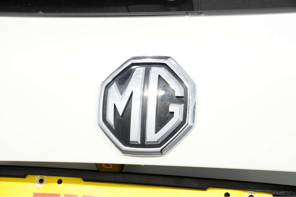 2022 MG HS Vibe SAS23