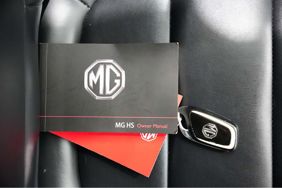 2022 MG HS Vibe SAS23