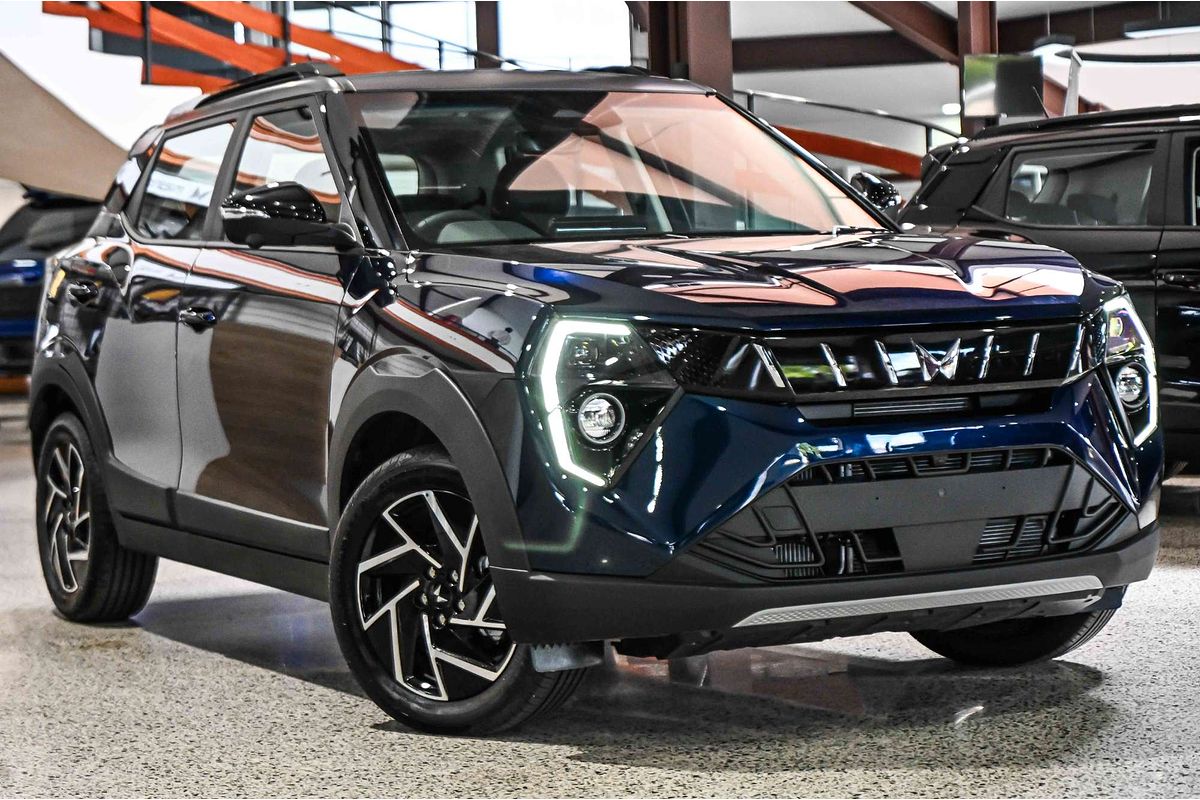2025 Mahindra XUV3XO AX7L
