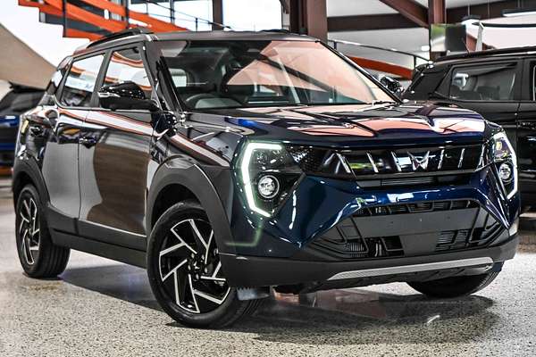 2025 Mahindra XUV3XO AX7L